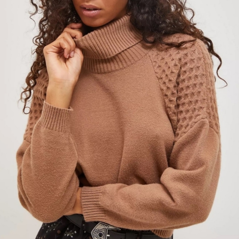 BB Dakota x Steve Madden Wing Commander Dolman Sleece Turtleneck Sweatet